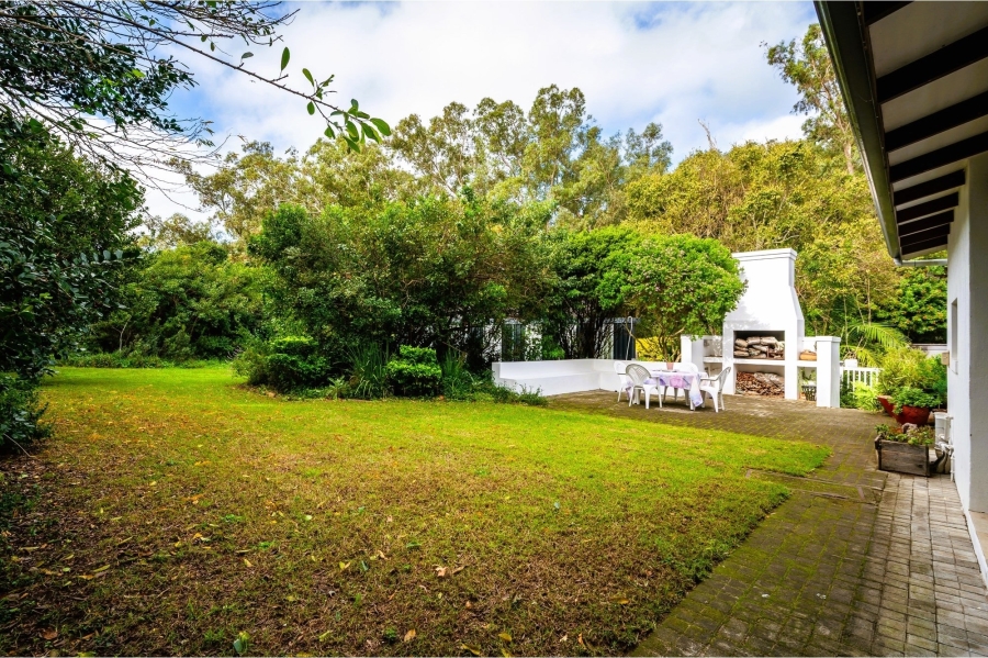 5 Bedroom Property for Sale in Theescombe Eastern Cape